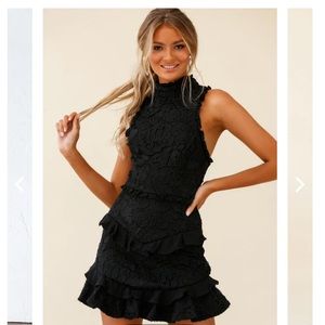 Selfie leslie - Osiris Sleeveless High Neck Lace Dress Black -
XS NEW WITH TAGS